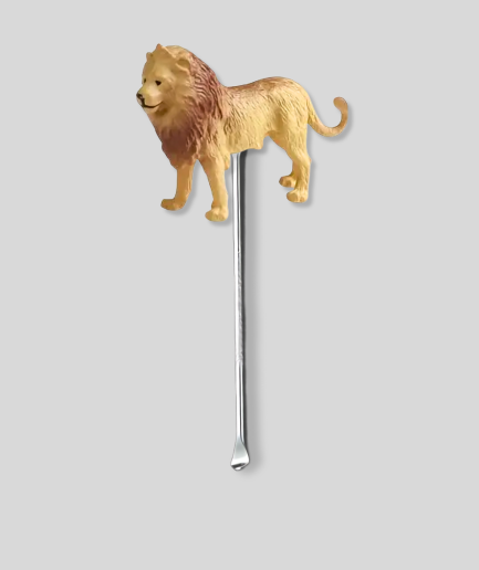 Lion-petite-pelle-sniff.png