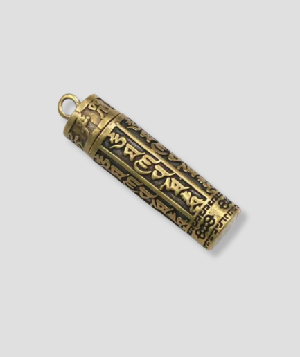 Pendentif avec petit compartiment de rangement en métal.png