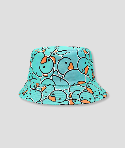 chapeau-aux-petites-fleurs-bleues.png