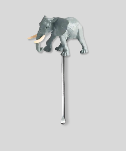 petites cuillères en forme d'éléphant.png