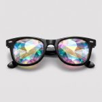 Zwarte spacebril met caleidoscoop glazen voor festivals en raves