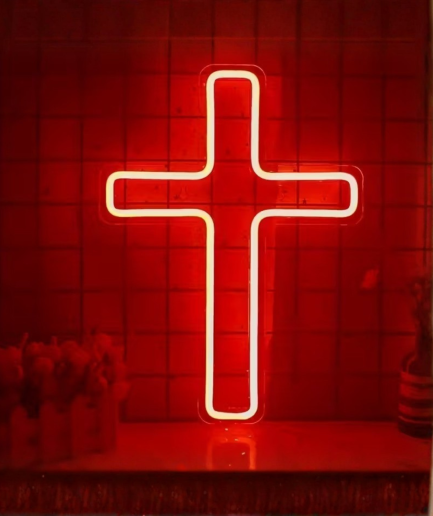 lampe néon en forme de croix
