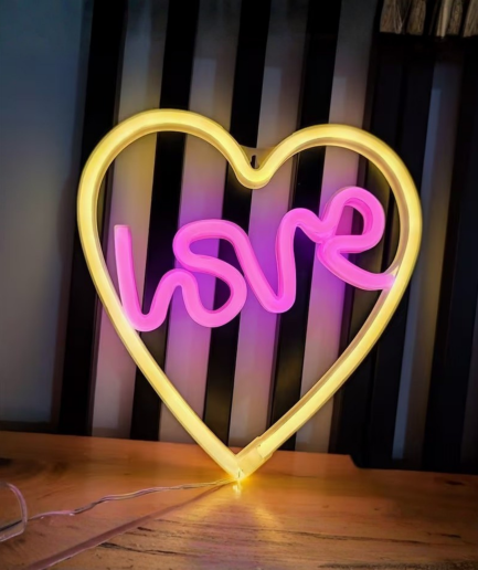 jolies lampes néon en forme de cœur