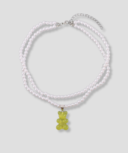 collier avec un petit ours