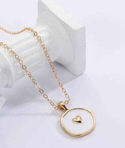collier blanc crème