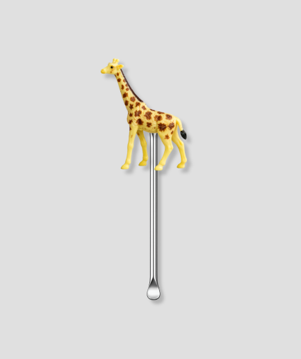 La girafe aime bien les saucisses