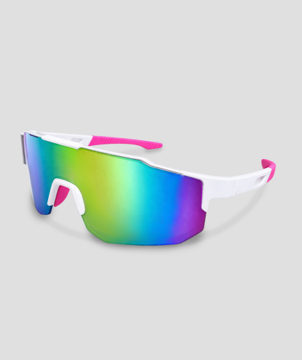 course avec des lunettes de rave blanches et roses