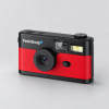 Rode FestiSnap retro camera schuin van voren